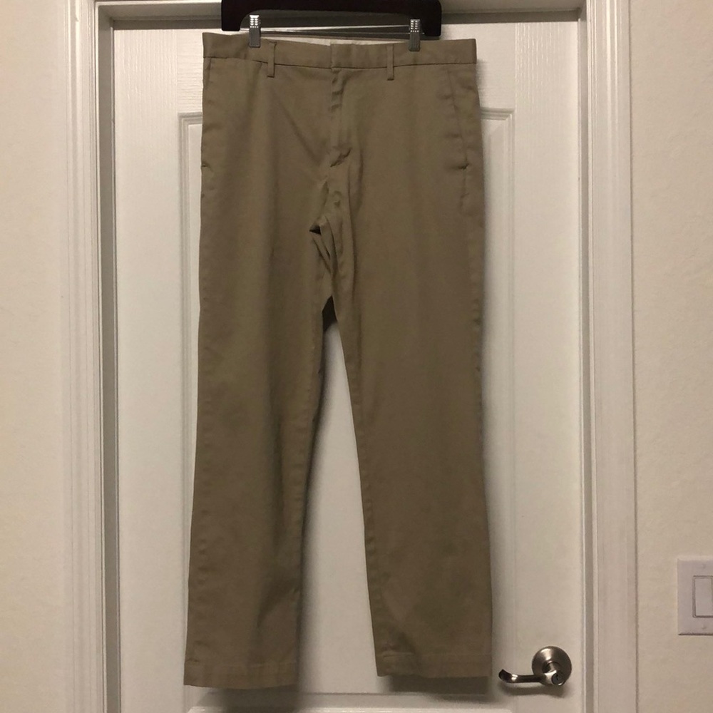 Khaki Men’s Banana Republic 34x32 Aiden Chino